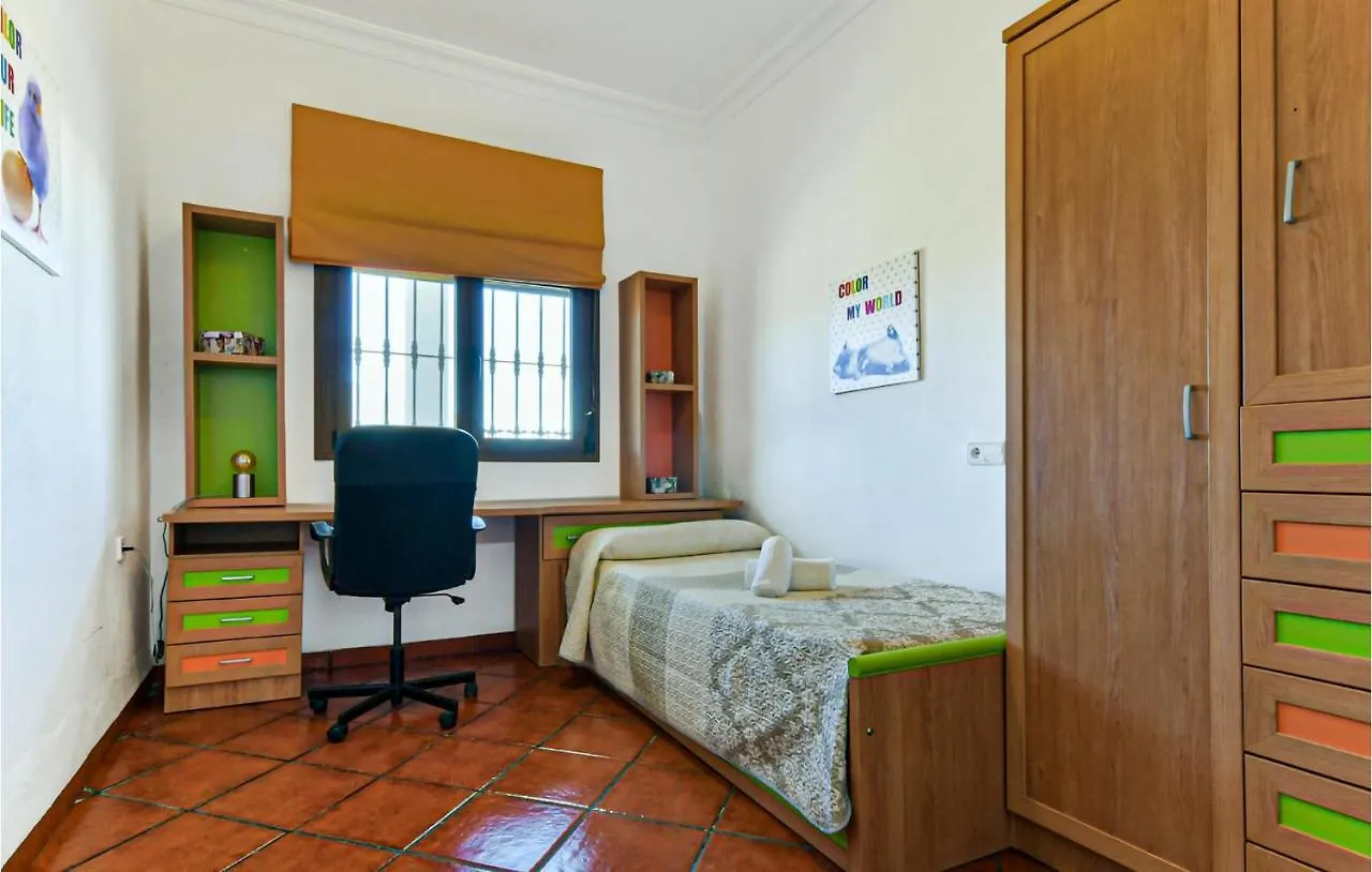 Beautiful Home In Montecorto With Kitchen Feriehus