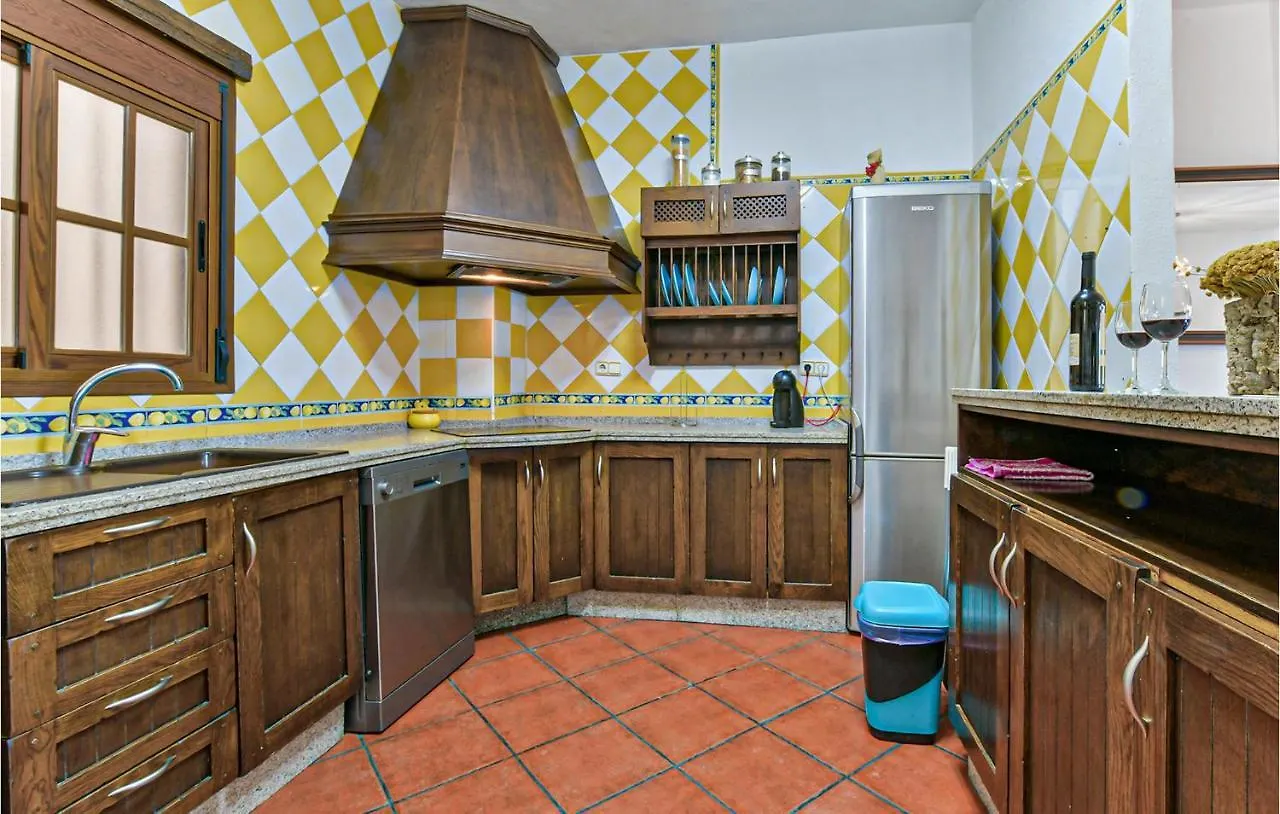 Beautiful Home In Montecorto With Kitchen